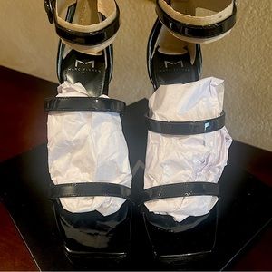 Brand new never worn Marc Fisher size 7 platform heels.